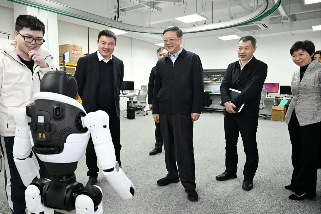 上海市委书记陈吉宁专题调研谈球吧体育机器人